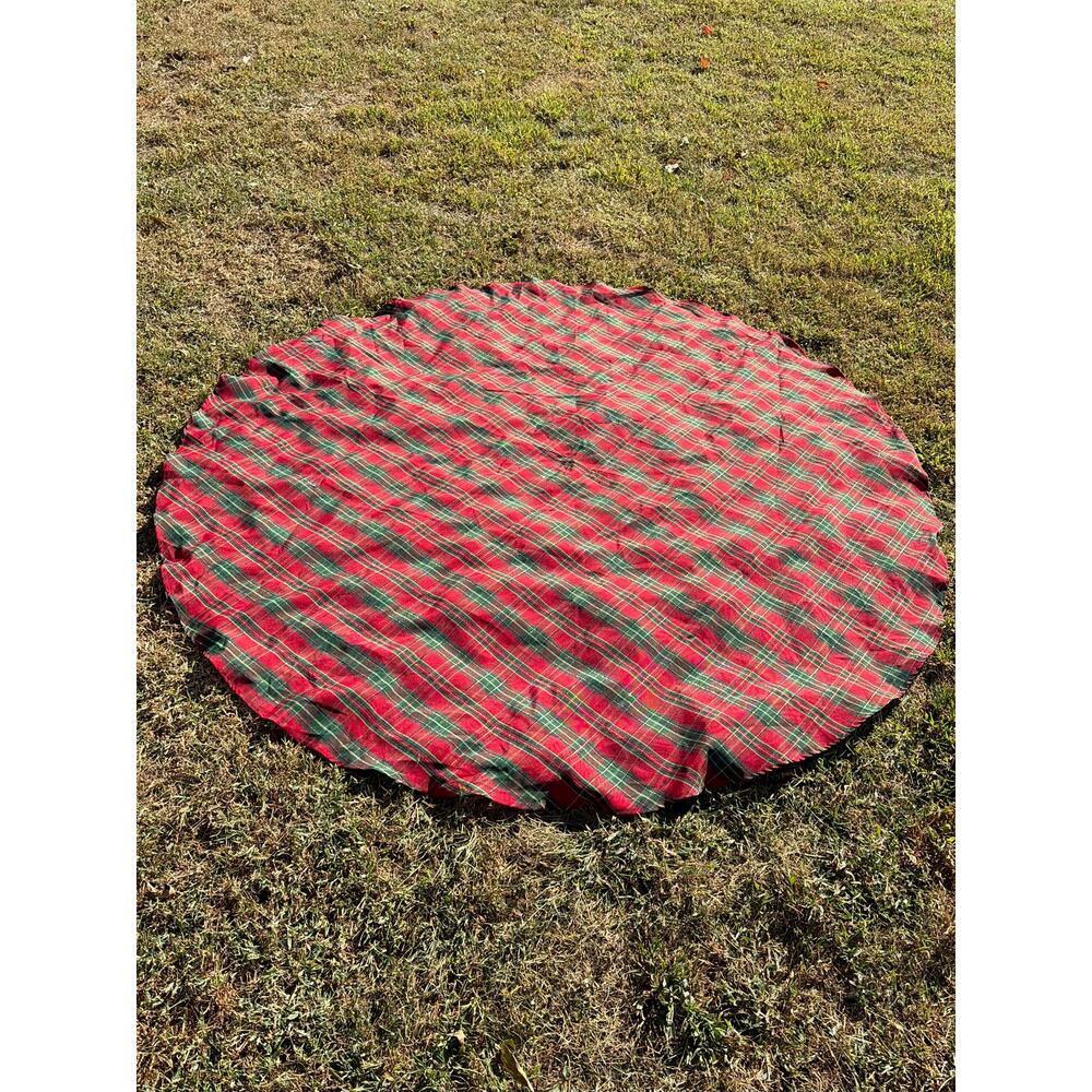 Vtg Handmade 70" Round Tablecloth Christmas Red Green Tartan Plaid Metallic Gold